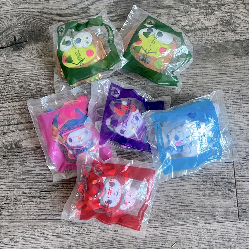 Sanrio x Yu-Gi-Oh happy meal collab !!! 🤍✨